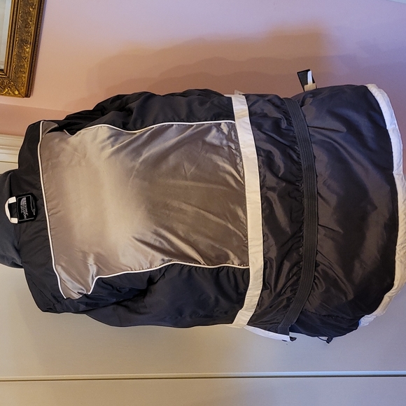 THE NORTH FACE white puffer ski jacket with belt - Picture 8 of 9